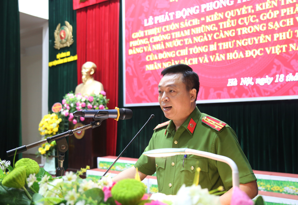 Đại tá, TS Nguyễn Đăng Sáu, Phó Giám đốc Học viện phát biểu chỉ đạo tại lễ phát động phong trào đọc sách tại Học viện